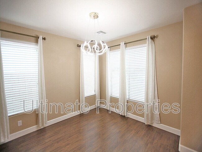 Foto del edificio - 9229 W Yukon Dr