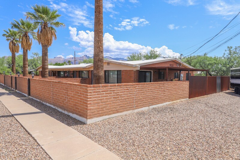 Foto principal - 3938-3938 N Park Ave