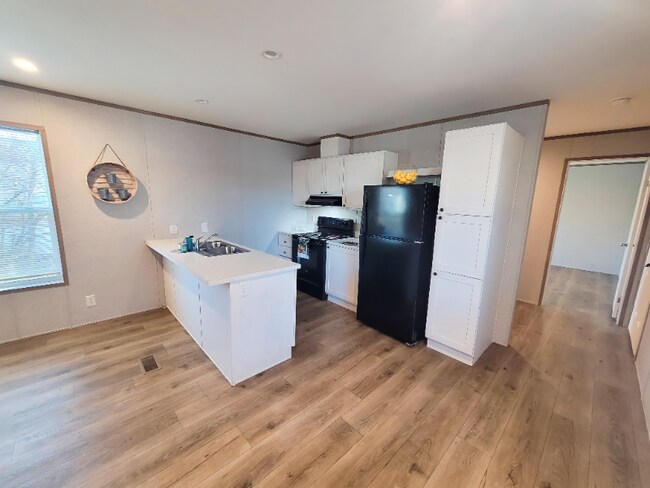 Building Photo - 87 Deerwood Park