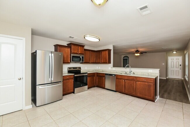 Foto del edificio - 4729 Cedar Springs Dr