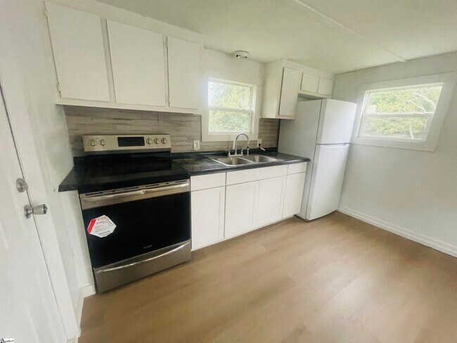 Foto del edificio - 1416 Peach Orchard Rd