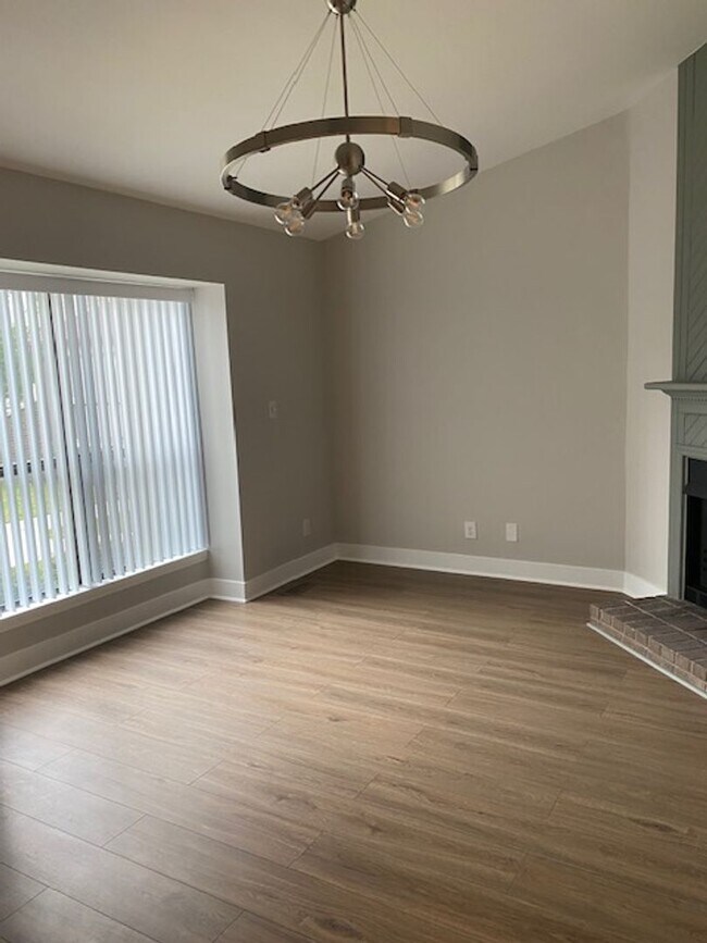 Foto del edificio - 575 Countrytown Dr