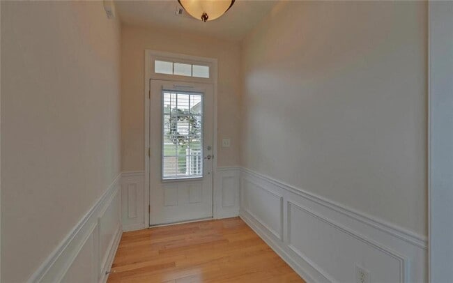Building Photo - 6218 Azalea Way