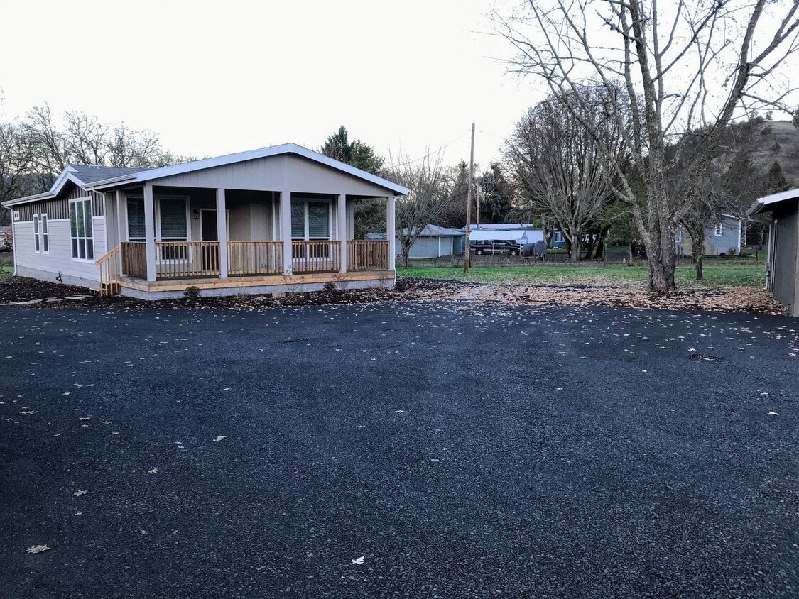 Primary Photo - 3 br, 2 bath House - 851 River Bend Rd