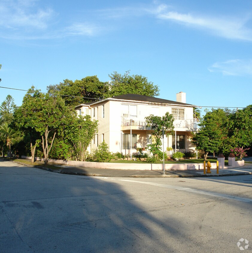 Building Photo - 7700 NE 5th Ave