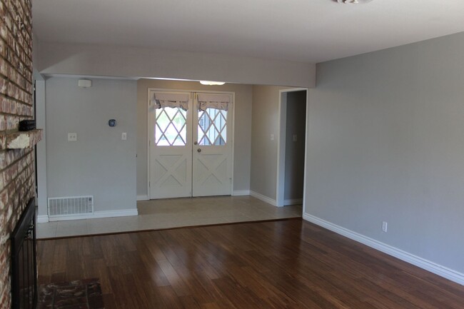 Building Photo - First Time On The Rental Market A Charming...