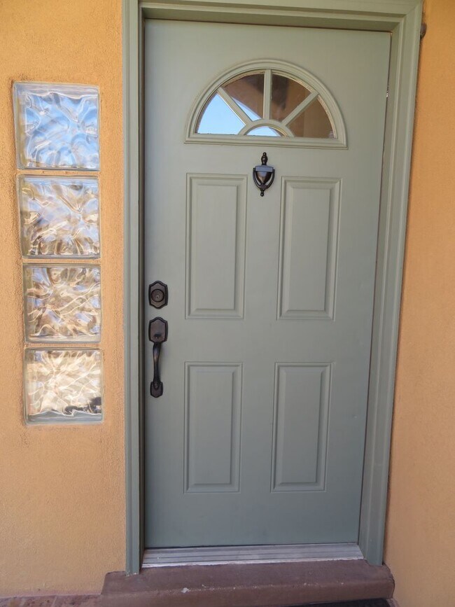 Foto del edificio - 2 Bedroom, 2 Bath Home for Rent