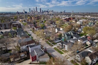 Building Photo - 2471 Tremont Ave