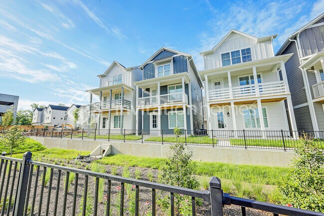 Foto del edificio - 245 Founders Ln