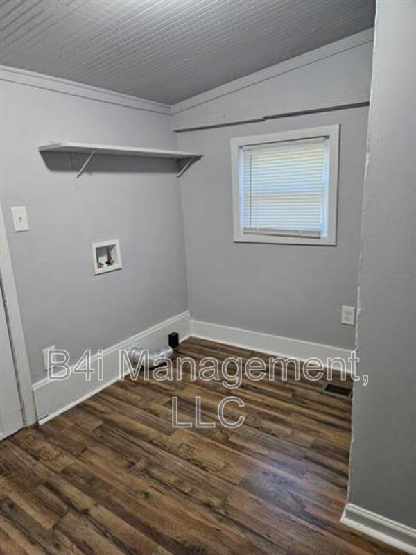 Foto del edificio - 117 Oak Dr