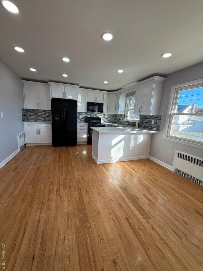 Foto del edificio - 301 Copiague Pl