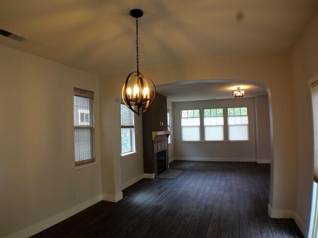 Foto del edificio - 76 River Wood Loop