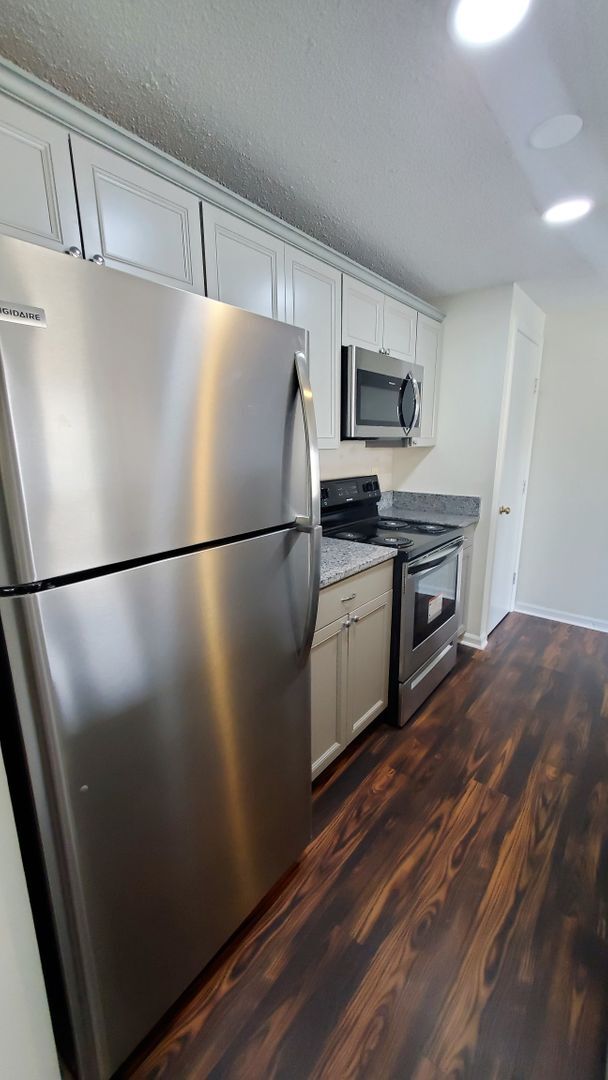 Building Photo - Updated condo across from UNCC!! Dont Miss...