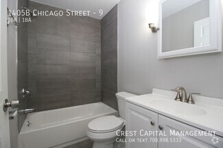 Building Photo - 1411 E Chicago St