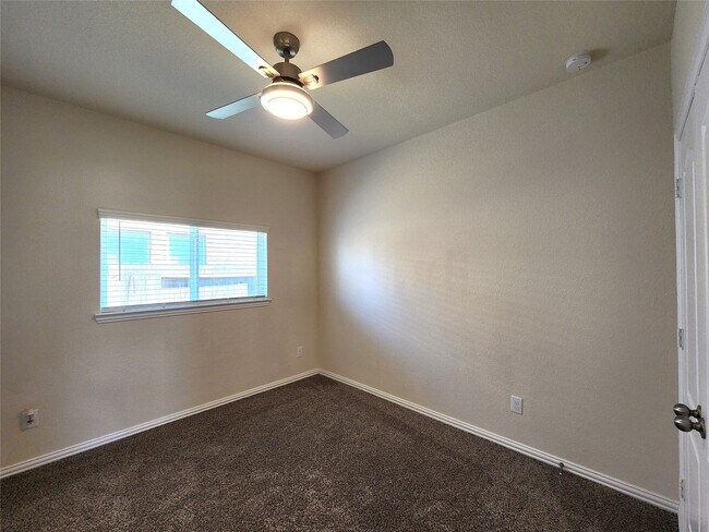 Foto del edificio - 12708 S Shore Dr