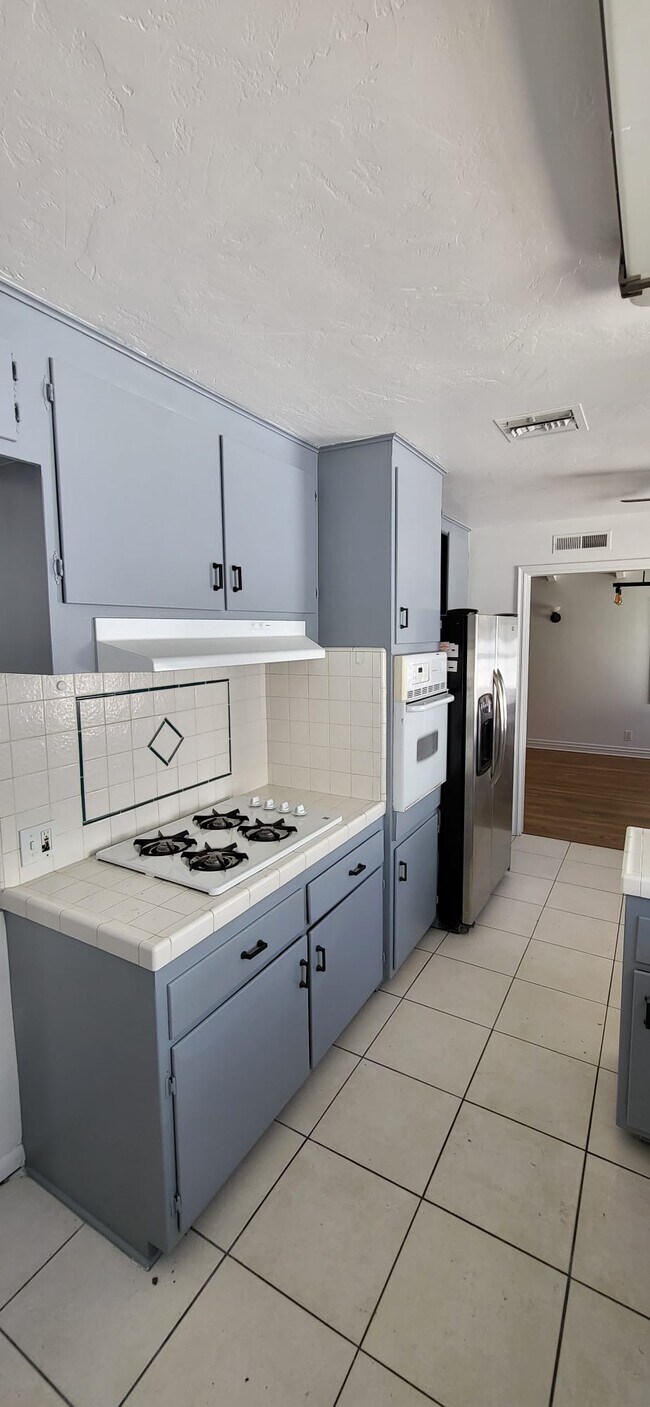 Foto del edificio - 17660 Raymer St