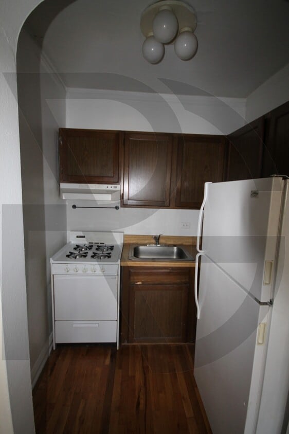 Primary Photo - 835 W Wolfram St