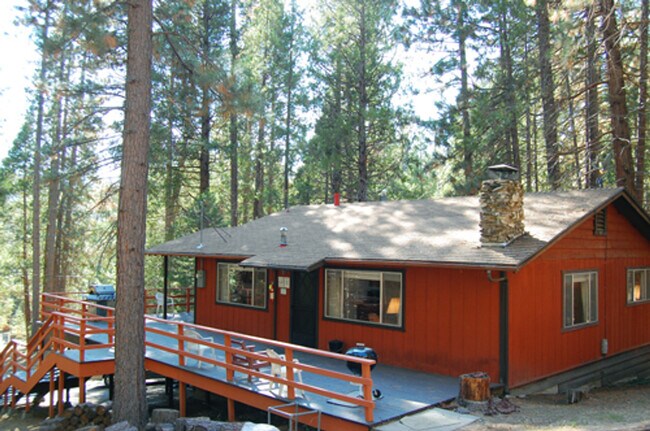 Foto del edificio - 8097 Chilnualna Falls Rd