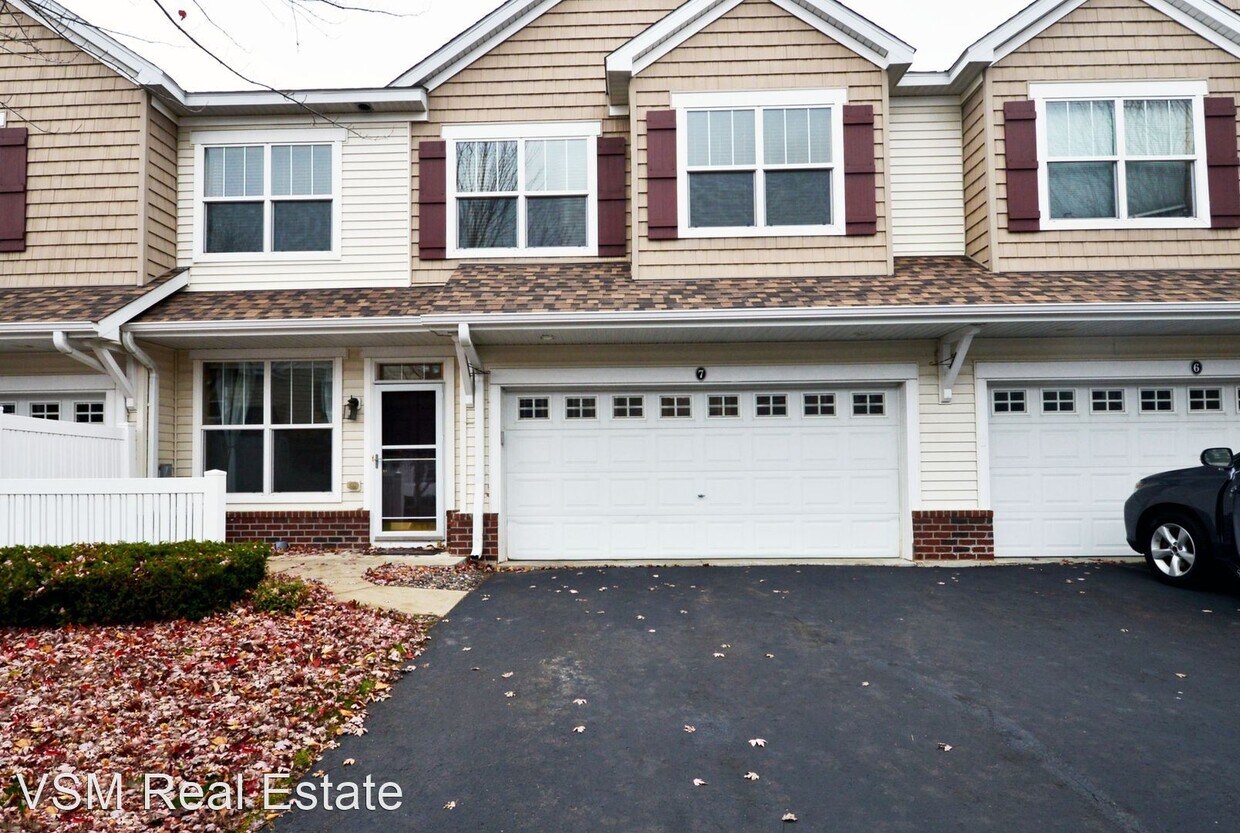 Primary Photo - 3 br, 2.5 bath House - 1624 Legacy Pkwy E #7