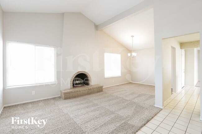 Building Photo - 3868 Vista Largo Dr