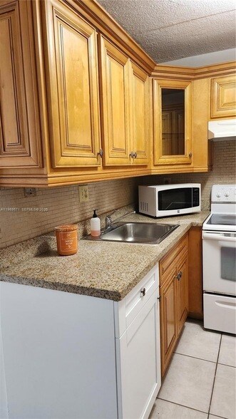 Foto del edificio - 9405 W Flagler St