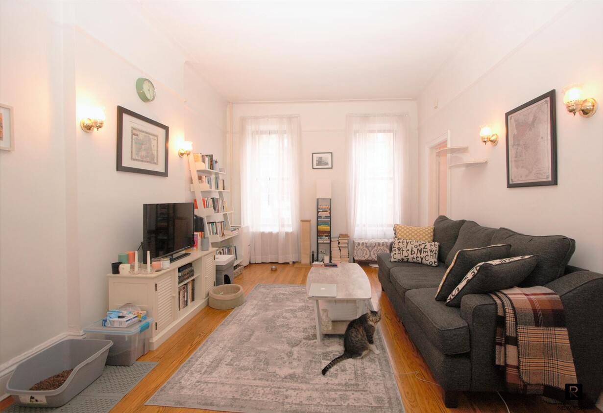 Primary Photo - 470 Bergen Street