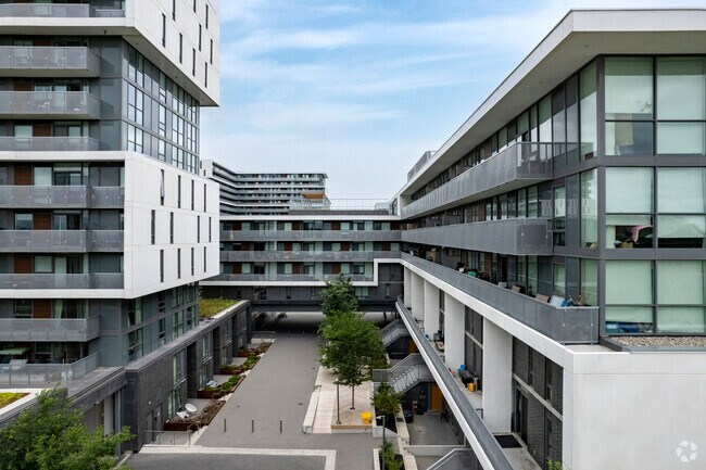 Building Photo - Zachary Court