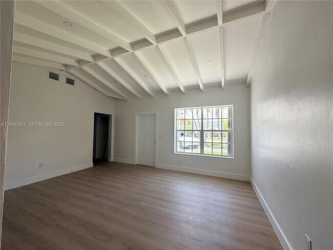 Foto del edificio - 1525 SW 76th Ct