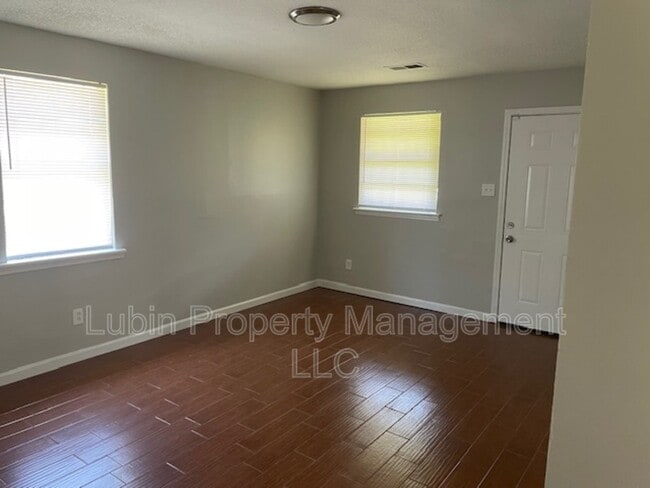 Building Photo - 4723 11th Rd