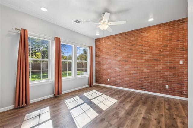 Foto del edificio - 1218 E James St