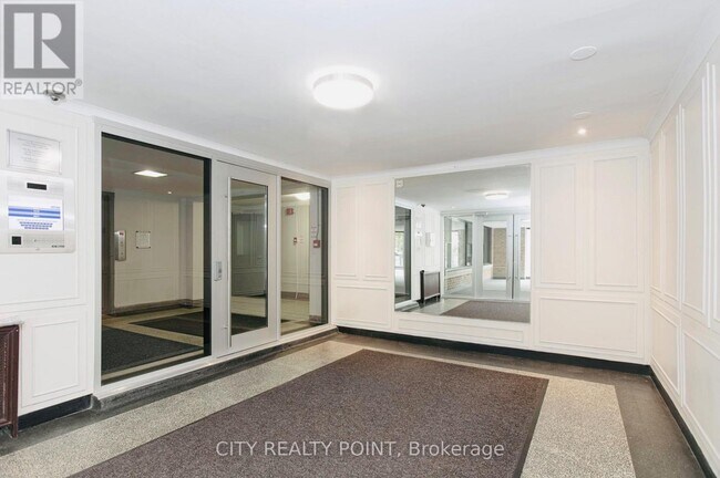 Photo du bâtiment - 1545 Bathurst St