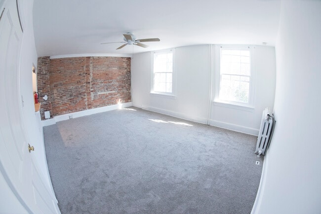 Foto del edificio - 335 W Miner St
