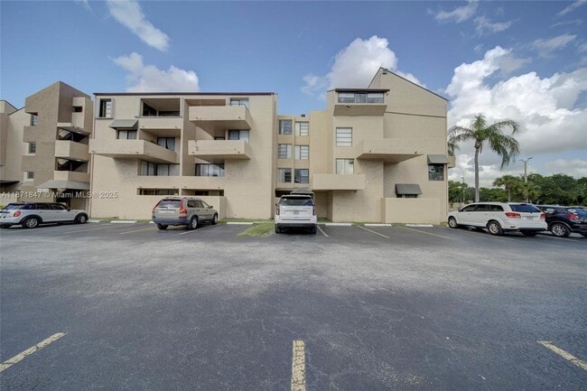 Building Photo - 10400 SW 108th Ave