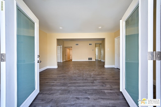 Building Photo - 51311 Avenida Velasco