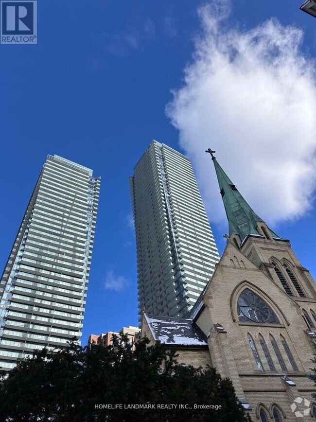 Building Photo - 1080-1080 Bay St.