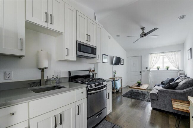 Foto del edificio - 1126 1/2 Chicon St