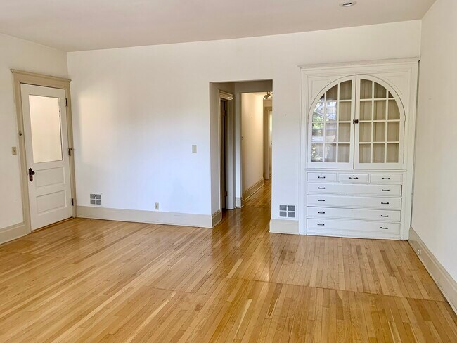 Building Photo - 2408 East Park Place, Unit 2406