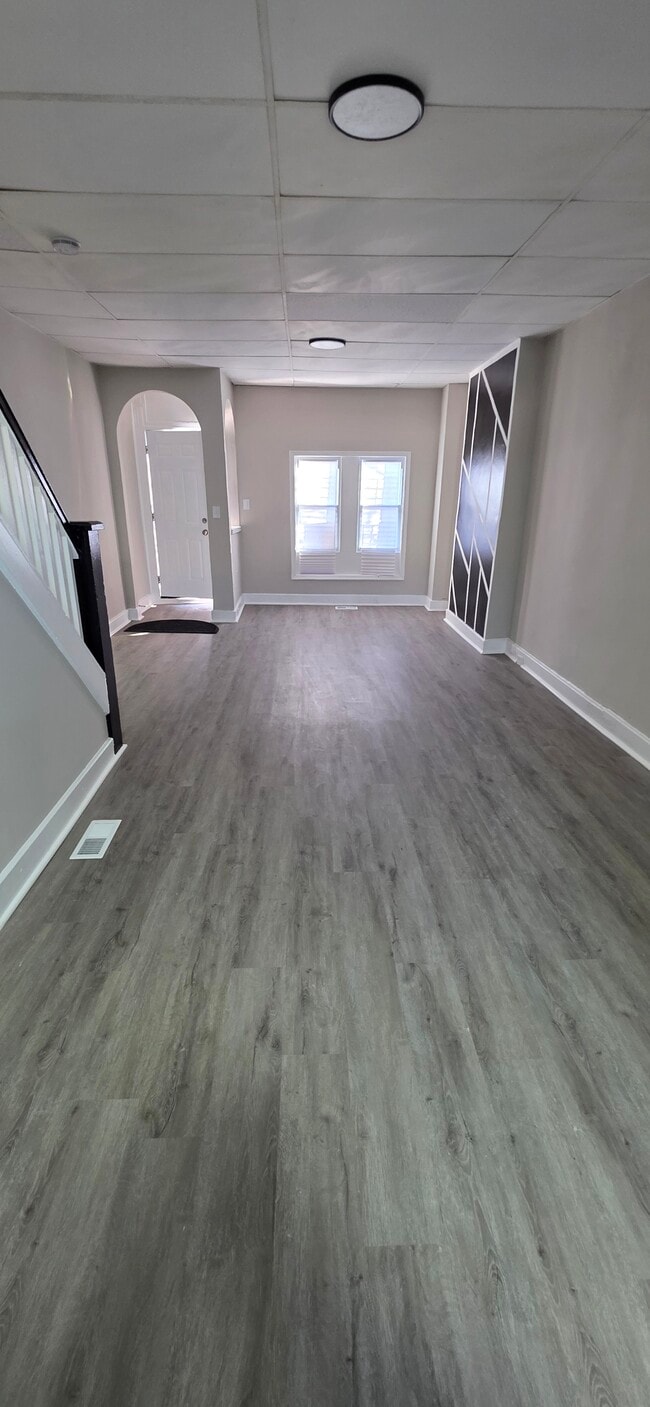 Foto del edificio - 3414 Mt Pleasant Ave