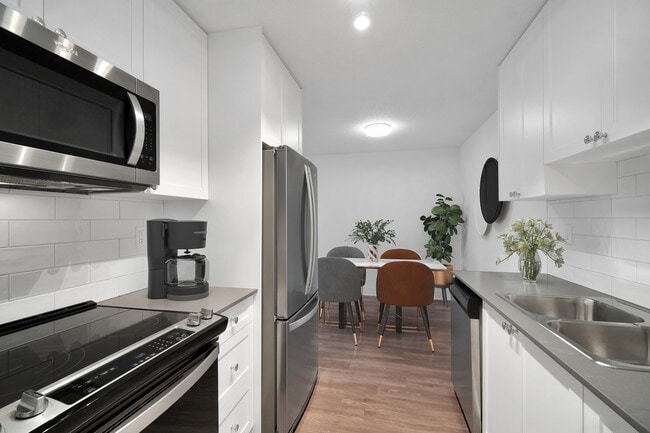 Building Photo - 2533 Dowler Place