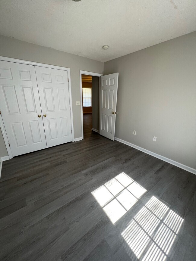 Foto del edificio - 4319 Hines St