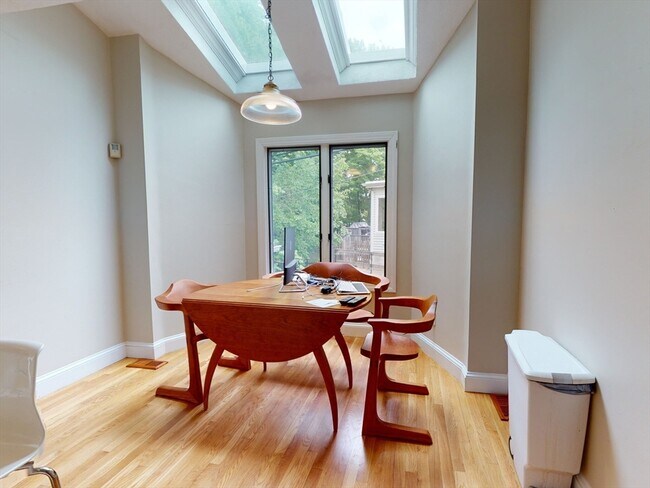 Foto del edificio - 25 Winthrop Rd