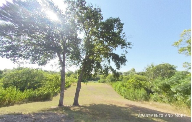 Building Photo - Charming 3 bedroom 1 bath in a great locat...