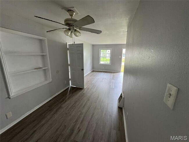 Foto del edificio - 252 Midlothian Rd