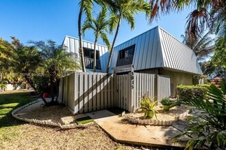 Building Photo - 3812 SE Jefferson St