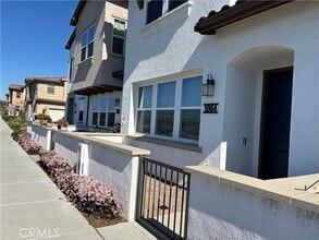 Building Photo - 1064 Delpy Vis Wy