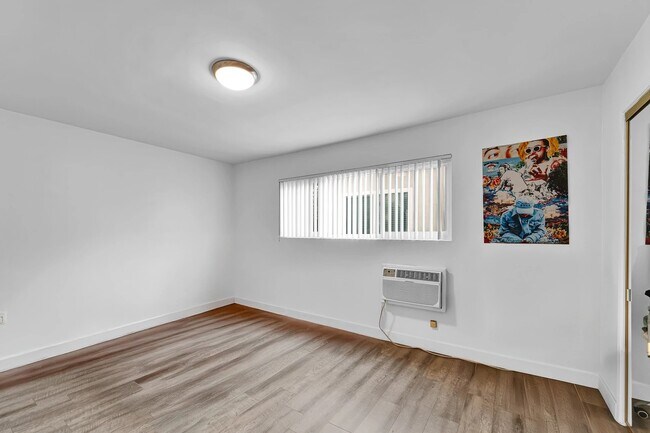 Foto del edificio - 925 W 30th St