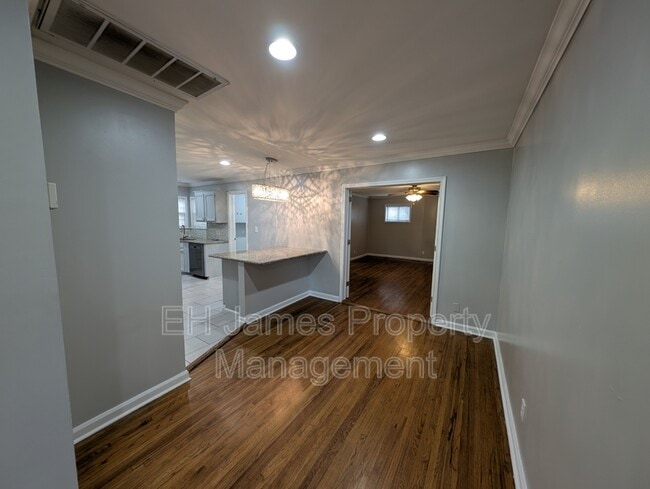 Foto del edificio - 1135 E 49th St
