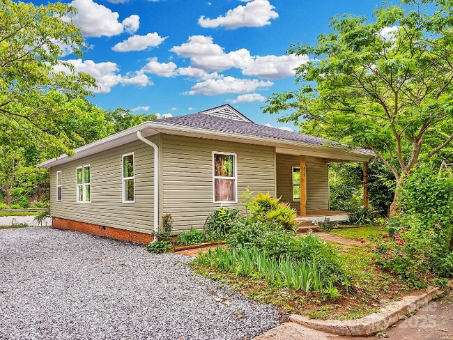 Foto del edificio - 123 Edwards Ave