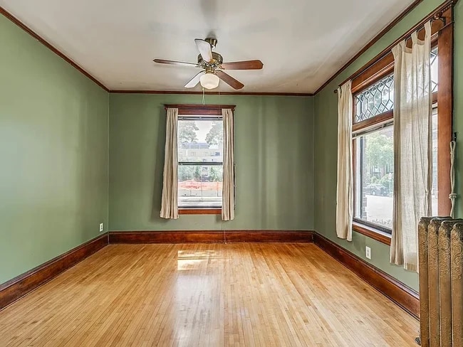 Sala de estar - 2829 Pleasant Ave