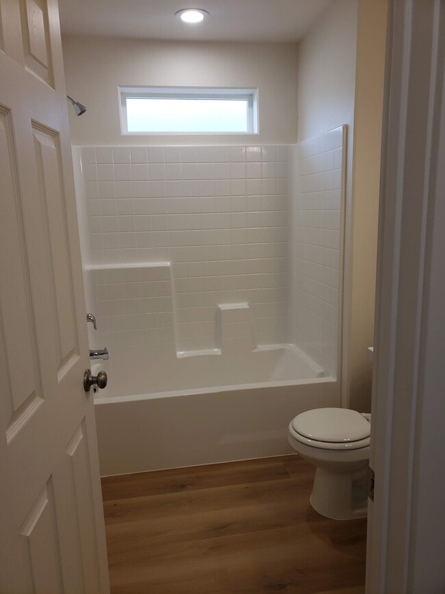 Building Photo - 712 Schodde Ave